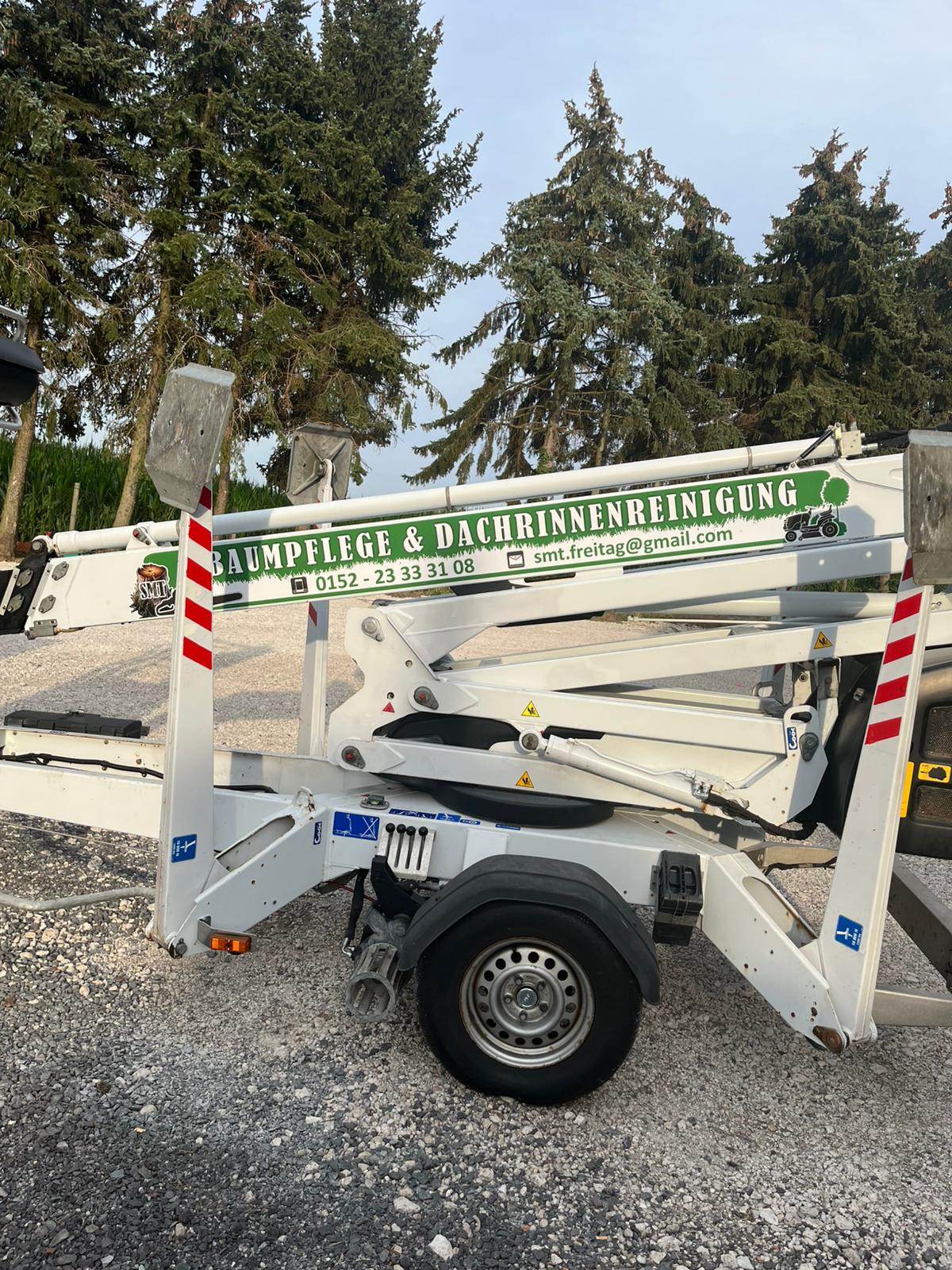 Moderner Garten mit Terrasse